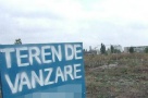 Proprietarii de terenuri si locuinte vand in rate, ca sa obtina un pret acceptabil