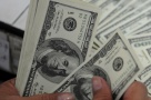 Leul începe săptămâna în creștere, față de euro, dar dolarul destabilizează întreaga lume
