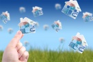 Piața imobiliară poate transforma economiile mici în afaceri profitabile