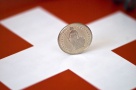 Deprecierea francului: o luptă fără succes. Strategiile Elveției dau greș