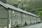 Un sat întreg din Țara Galilor este mai ieftin decât o garsonieră londoneză de lux