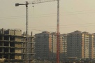 Mii de locuinţe noi începute în Capitală în plină criză