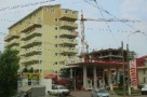 Ofertă "specială" în Bucureşti: bloc cu benzinărie la scară