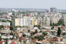 La casa sau la bloc?