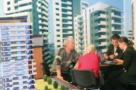 De mâine, două târguri imobiliare. Dezvoltatorii oferă maşini şi yachturi cadou