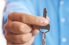 Bancherii: tot piaţa imobiliară ne va salva