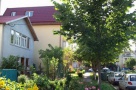 Ce fac dezvoltatorii imobiliari în timp de criză: cazează muncitorii în vile
