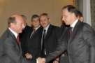 Băsescu sau Geoană? Cum va influenţa piaţa imobiliară viitorul preşedinte