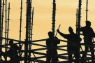 Declinul din constructii va continua si in primul semestru