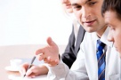 Mediatorul, o nouã specie apãrutã pe traseul client-bancã. Află cu ce te poate ajuta